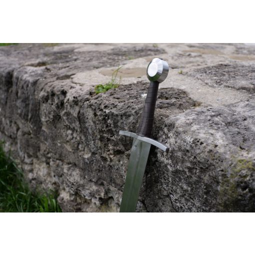 HEMA arming sword (type XIV) with round pommel and wide blade